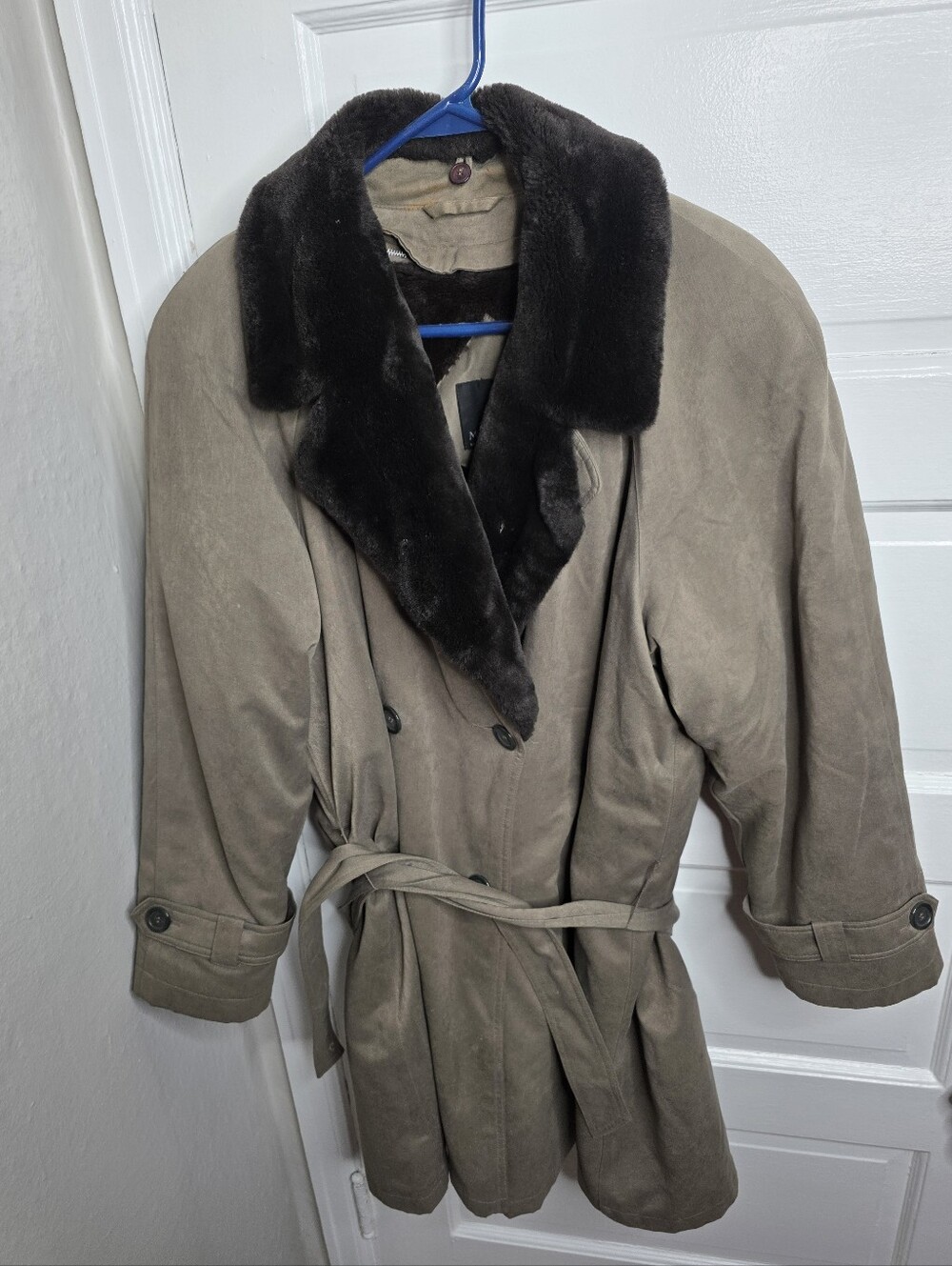 Vintage Misty Harbor Tan Trench Coat Faux Fur Collar Size 10 Womens